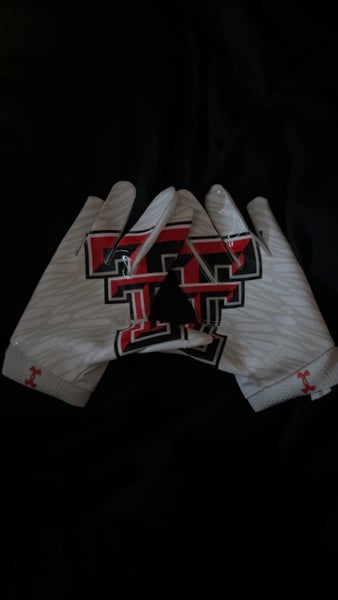 White Adult Large Under Armour Gloves (New)