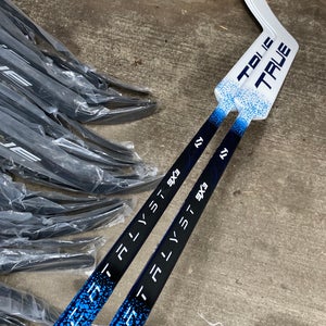 1x New True Catalyst 9x3 Goalie Stick Hellebuyck 26”