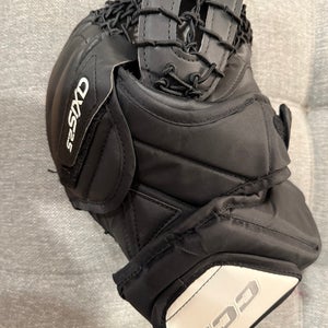 CCM Axis 2.5 glove Junior Regular (Used)