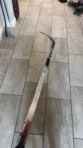 Intermediate CCM JetSpeed FT8 Pro Right Handed Hockey Stick P29 (New)