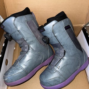Ride Sage Women’s Snowboard Boots Size 9 – BOA Grey/Purple/Black