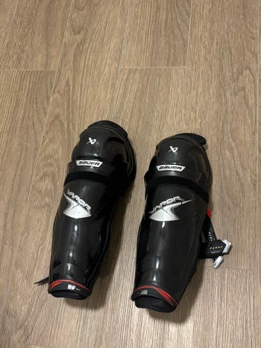 Intermediate Bauer Vapor 14" Shin Pads (Used)