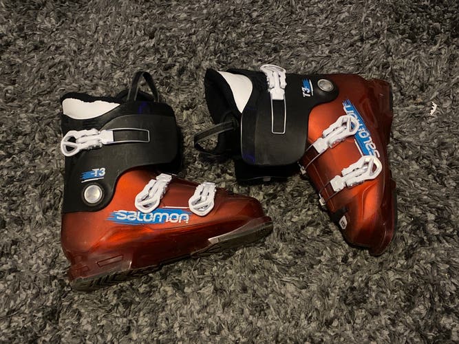 Mondo 26 & 26.5 Unisex Salomon T3 rt All Mountain Ski Boots Soft Flex (Used)