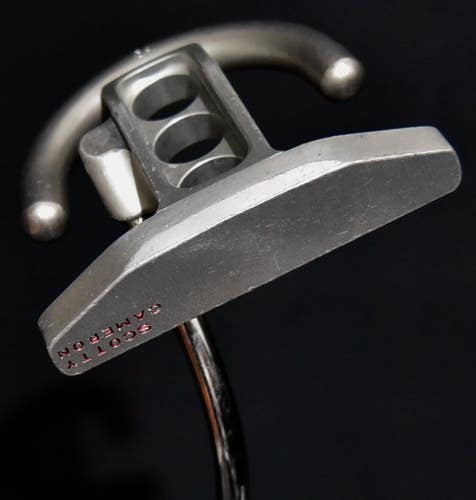 SCOTTY CAMERON TITLEIST FUTURA PUTTER LENGTH: 33 IN RIGHT HANDED NEW GRIP