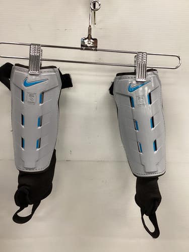 Used Nike Soccer Shin Guards Junior Grey SM 11851-S000037903