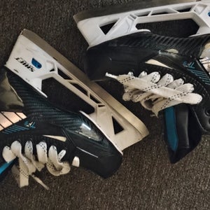 True TF9 Hockey Goalie Skates Regular Width Size 3.5