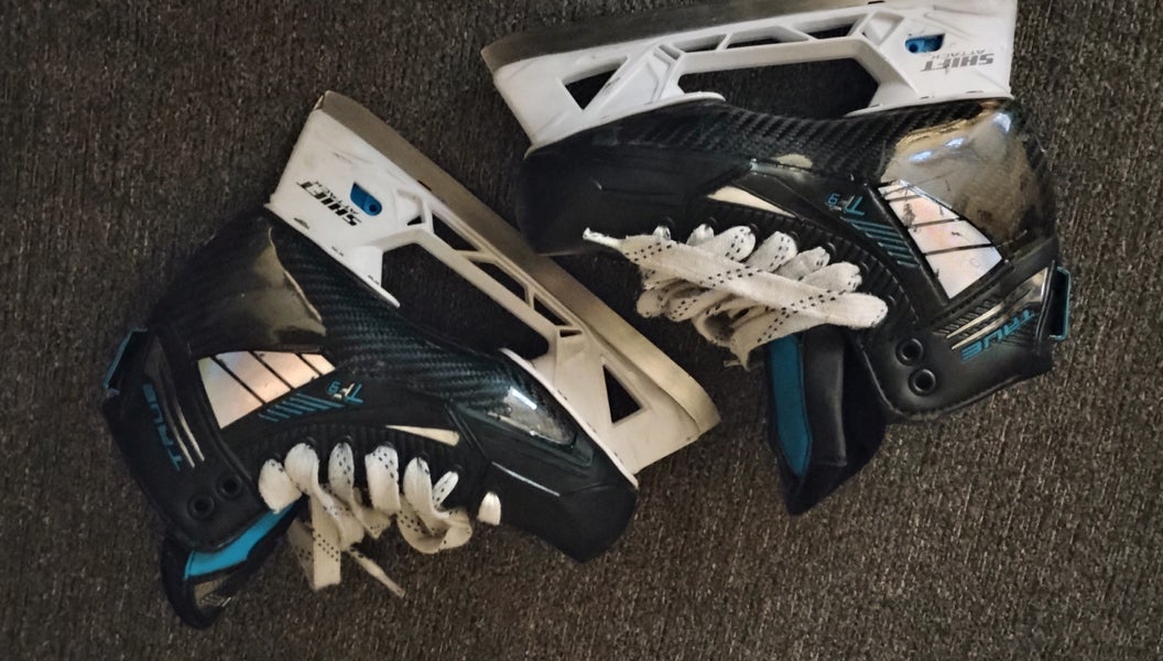 True TF9 Hockey Goalie Skates Regular Width Size 3.5