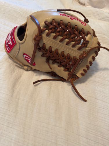 2025 Rawlings Heart of the Hide RH Infield Baseball Glove 11.75" (New)