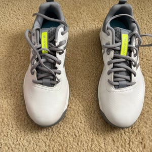 White Women's Size M 7.5 (W 8.5) Adult New Balance Low Top Turf Cleats (New)