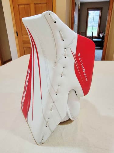 Bauer Vapor Hyperlite 2 blocker - like new