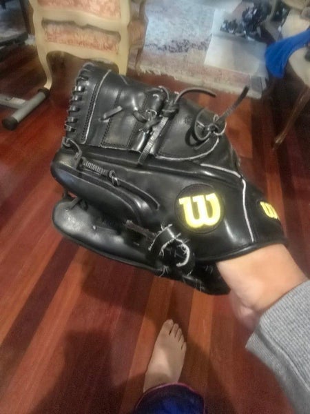Black Wilson A2000 LH Baseball Glove 11.5" (Used)