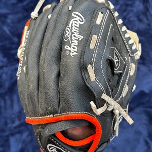 Black Rawlings Player series RH Pitcher's Baseball Glove 10.5" (Used)