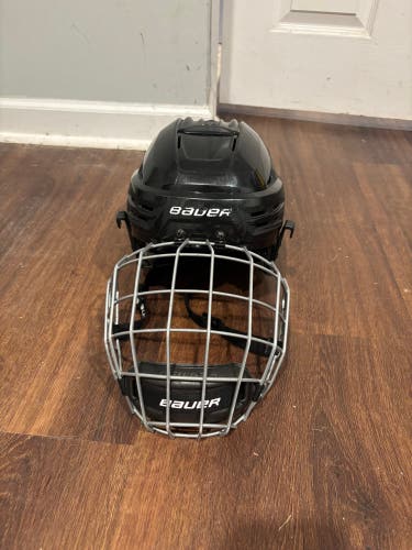 Small Bauer Re-Akt 85 Helmet (Used)