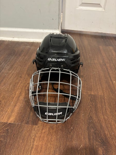 Small Bauer Re-Akt 85 Helmet (Used)