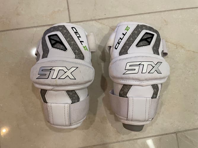 Small Youth STX Cell VI Arm Pads (Used)