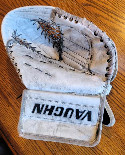 Vaughn Vision 5500 Regular (Used) Jr Catcher Glove