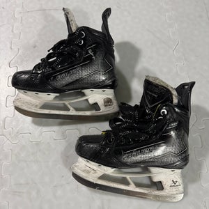 2025 Bauer Supreme M50 Pro Hockey Skates Size 2.5 (Used)