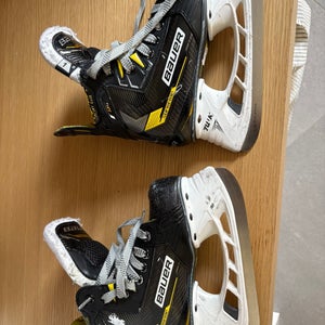 Bauer Supreme M4 Hockey Skates Regular Width Size 1 (Used)