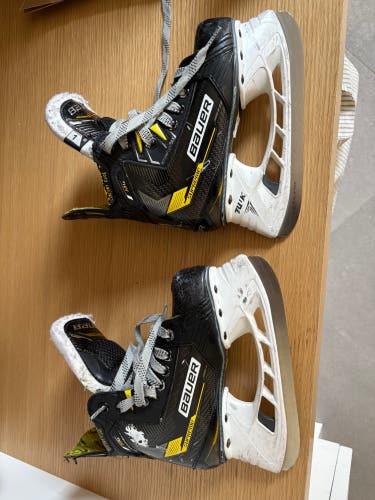 Bauer Supreme M4 Hockey Skates Regular Width Size 1 (Used)