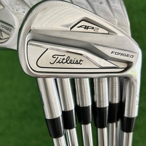 Titleist AP2 718 Forged Iron Set 4-P / True Temper AMT White Stiff