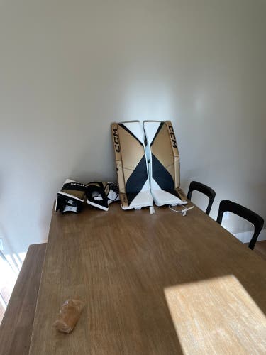 Used! 33" CCM Axis 2.9 Regular Goalie Full Set