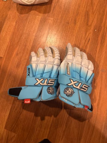 UNC Lacrosse Issued STX Surgeon RZR2 Lacrosse Gloves Large (Used)