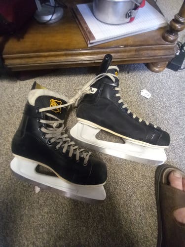 CCM Pro Size 8 Hockey Skates Regular Width 8 (Used)