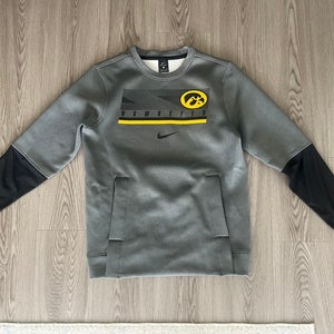 Iowa Hawkeyes Nike Sweatshirt (Used)