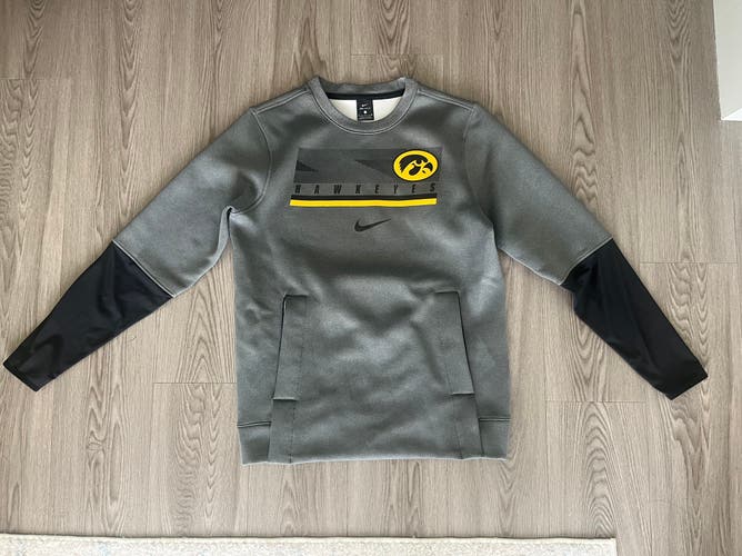 Iowa Hawkeyes Nike Sweatshirt (Used)