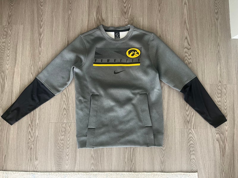 Iowa Hawkeyes Nike Sweatshirt (Used)