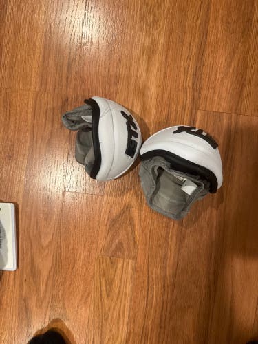 Large Adult STX Stallion 900 Arm Pads (Used)