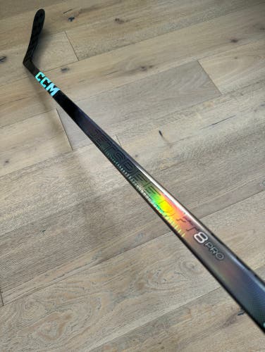 Senior CCM Jetspeed FT8 Pro, Right, 70 Flex, P29, Black (New)