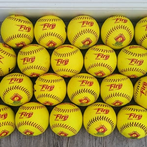 24 softballs, Baden FiRE Senior 12'