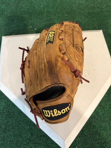 Wilson A2K RH Pitcher's Baseball Glove 12" (Used)