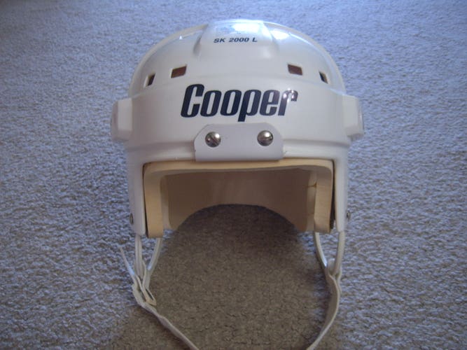 Vintage Excellent Condition Cooper SK2000 Senior Hockey Helmet sz Large