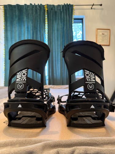 Burton MISSION Snowboard Bindings [Medium] (Used)