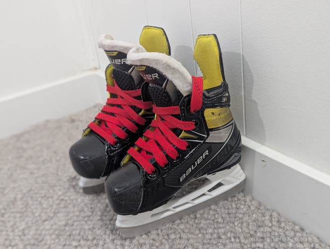 Bauer Supreme 3S Hockey Skates Regular Width 8 (Used)