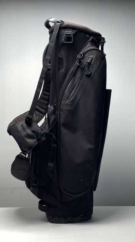 Taylormade Flex Tech Lite Stand Bag Black 4-Way Divide Dual Strap Golf Bag