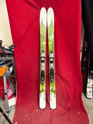 Skis: Rossignol Bandit B94 W skis , 278cm
Bindings: Marker 
Binding Range: 270-370mm
All Mountain