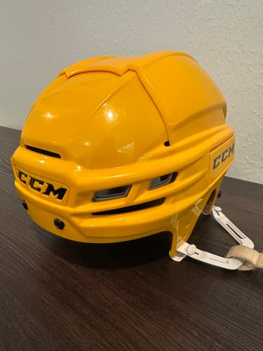 Medium CCM Tacks 910 Helmet (Used)