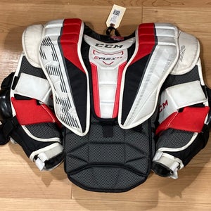 Junior Large CCM Extreme Flex E5.5 Goalie Chest Protector (Used)