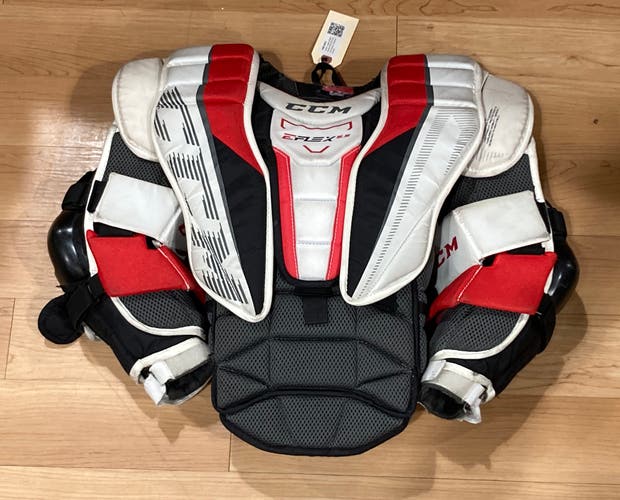 Junior Large CCM Extreme Flex E5.5 Goalie Chest Protector (Used)