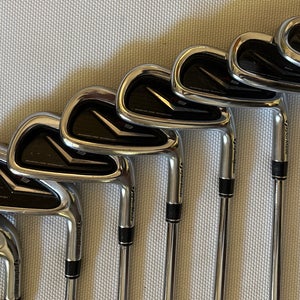 Men's 2009 TaylorMade R9 Right Handed Iron Set Regular Flex Steel Shaft (Used)