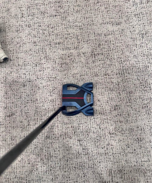 Silver Men's Tour Right Handed Putter 35" (New)
