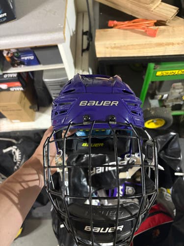 Medium Bauer Re-Akt 150 Helmet (Used)