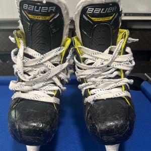 2023 Bauer Supreme M4 Hockey Skates Regular Width Size 4 (Used)