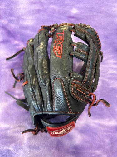 Black Rawlings R9 RH Outfield Baseball Glove 12" (Used)