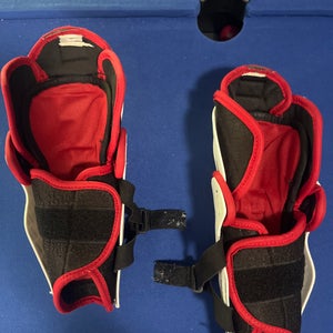 Junior Bauer Vapor 9" Shin Pads (Used)