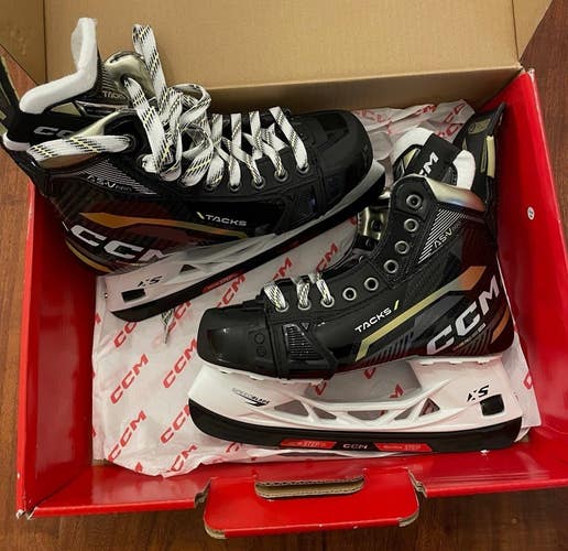CCM AS-V Pro Hockey Skates Regular Width Size 5.5 (New) ** Comes with used STEP Steel Blades**