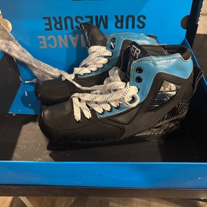 2021 True One Piece Hockey Goalie Skates Wide Width Custom (Used) With Extra Blades